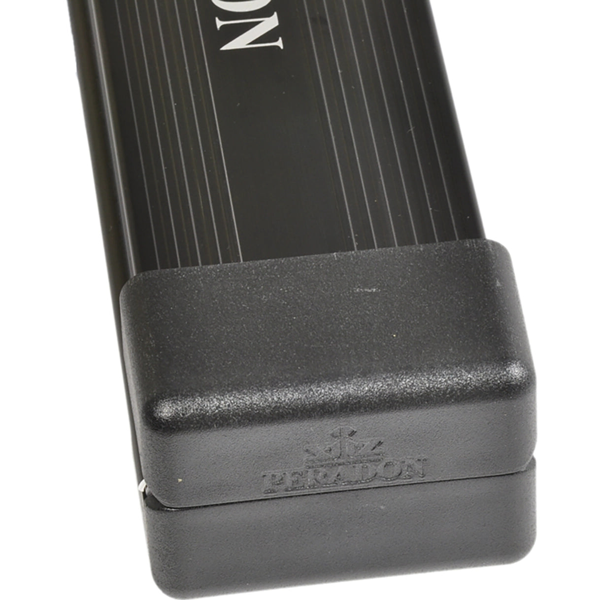Peradon Black Aluminium Case for 3/4 Cues and Extensions. End cap view