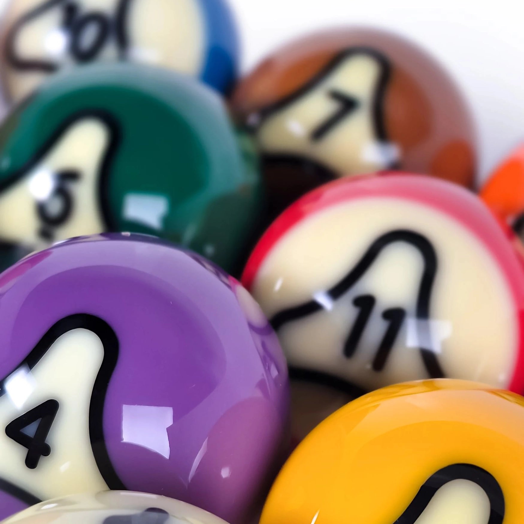 Dynaspheres Palladium 572 TV Pool Balls – Premium Cues UK