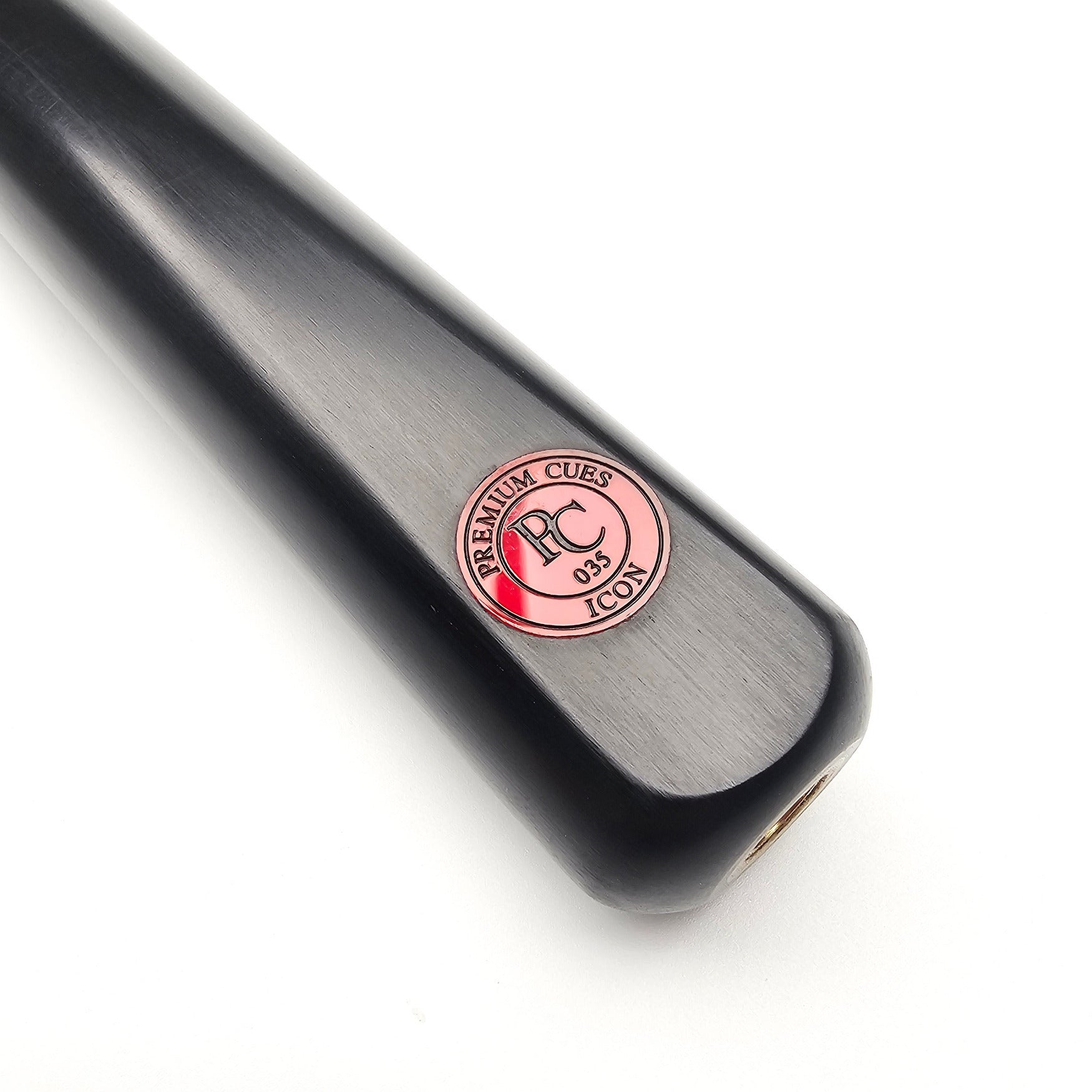 Premium Cues ICON No.035 - One Piece Snooker Cue - Badge view