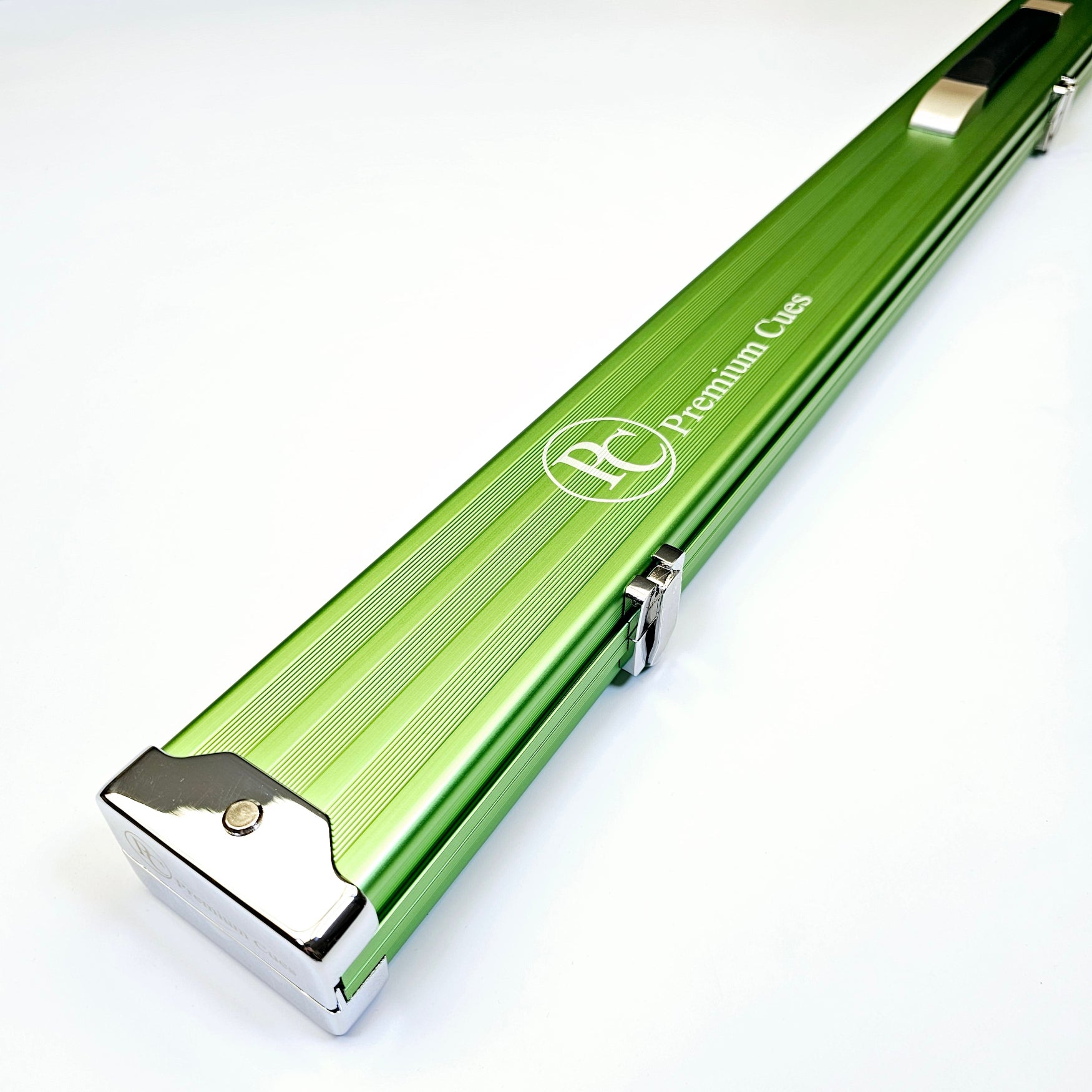 Premium Cues three quarter aluminium case in green view