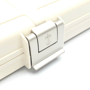 Premium Cues x Vibrant Multifunctional Off-White One Piece Cue Case - Clasp close up