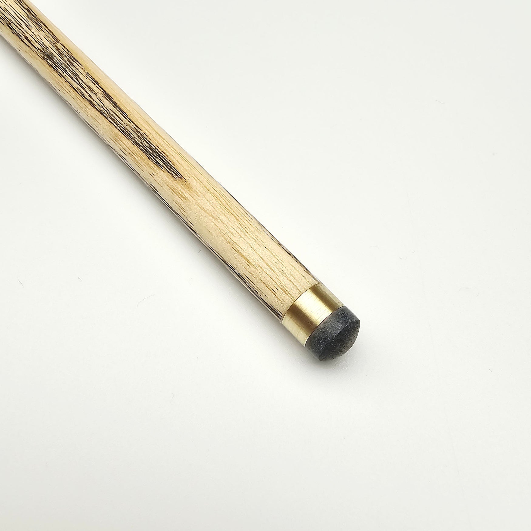 Stephen Maguire FFF one piece snooker cue no 37 tip view