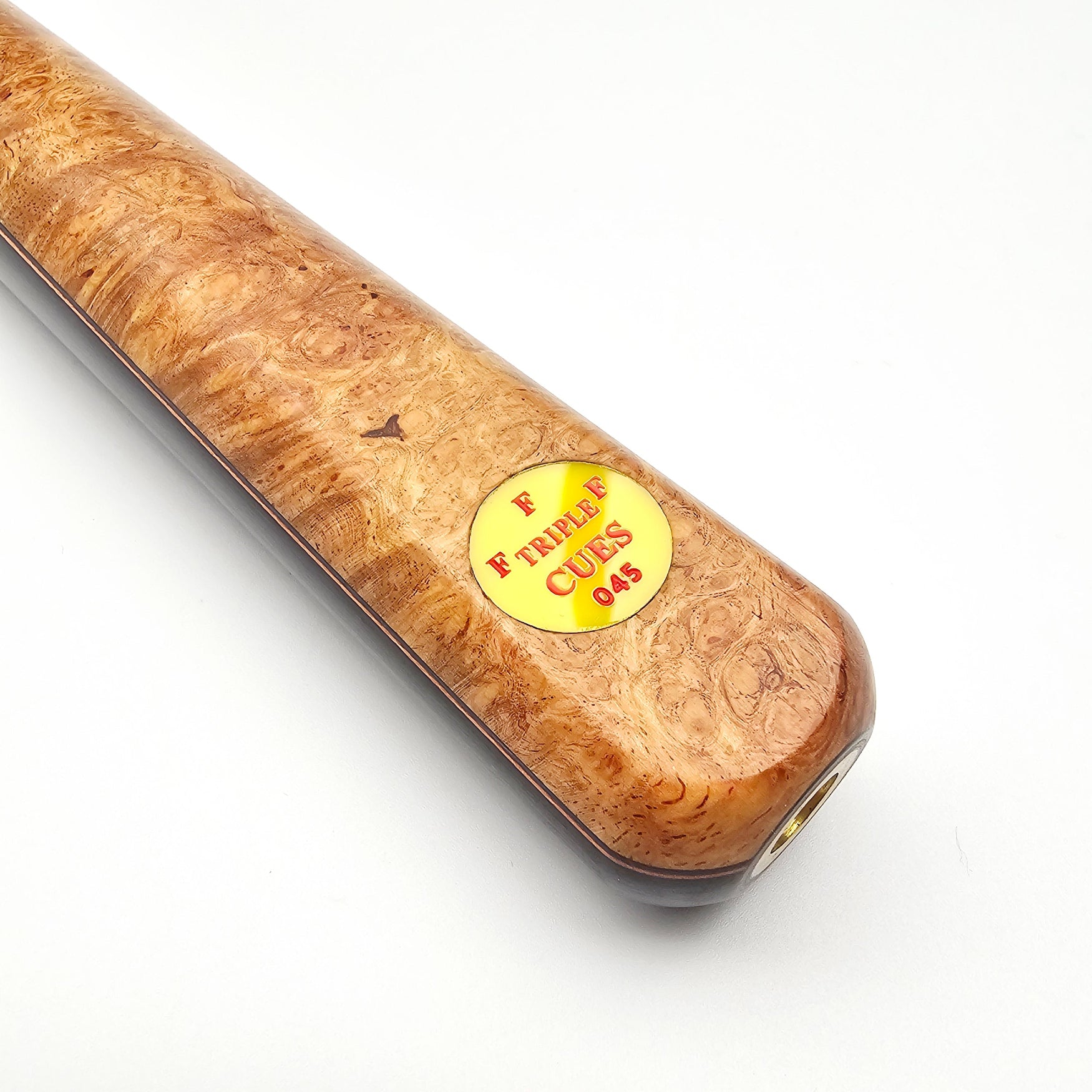 Triple F Cues No.045 One Piece Snooker Cue badge view
