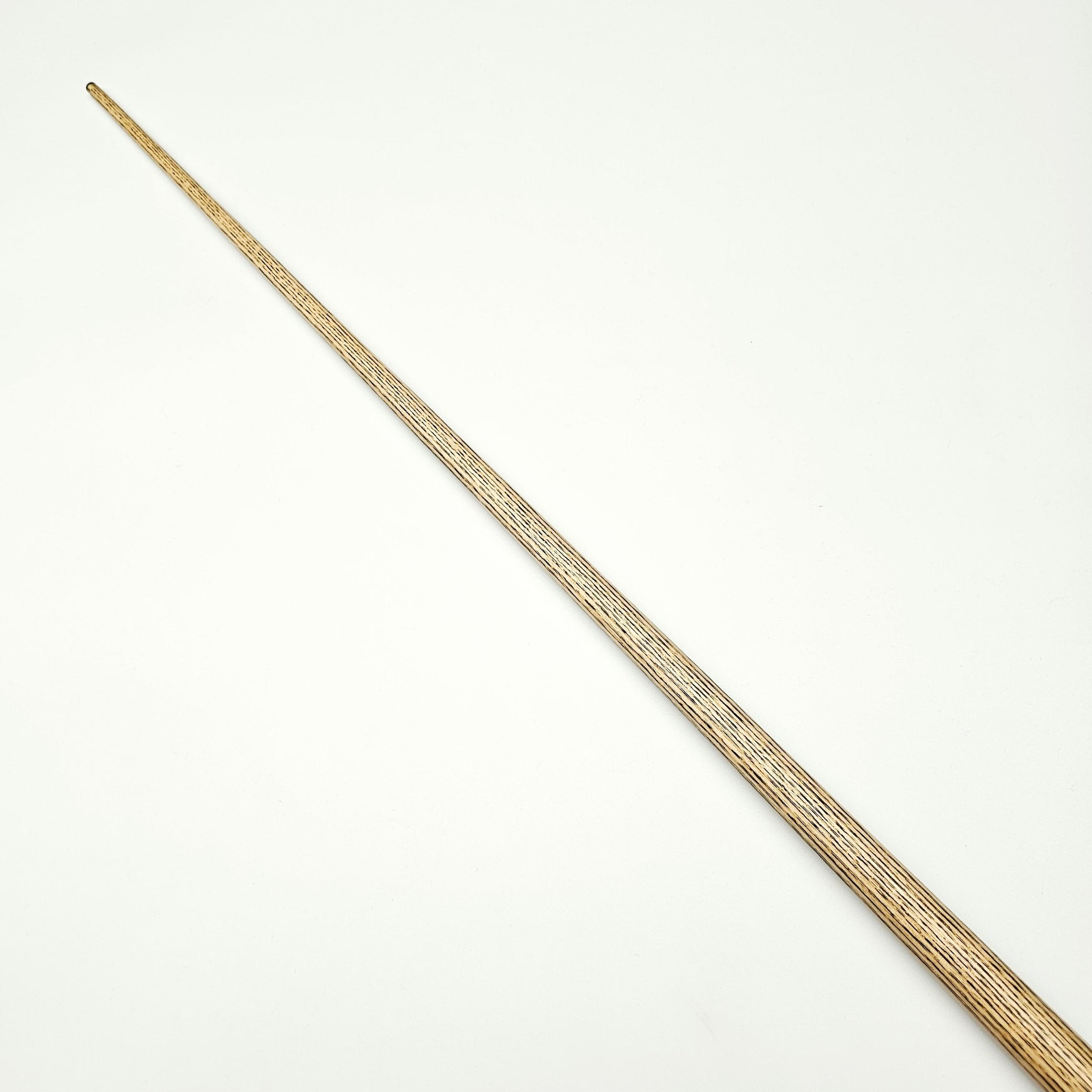 Triple F Cues No.045 One Piece Snooker shaft side grain view