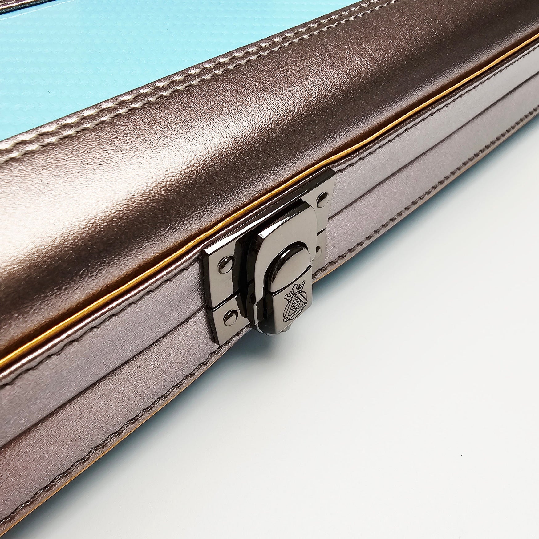 Vibrant Carbon 3 Channel Blue One Piece Cue Case - Clasp closed view