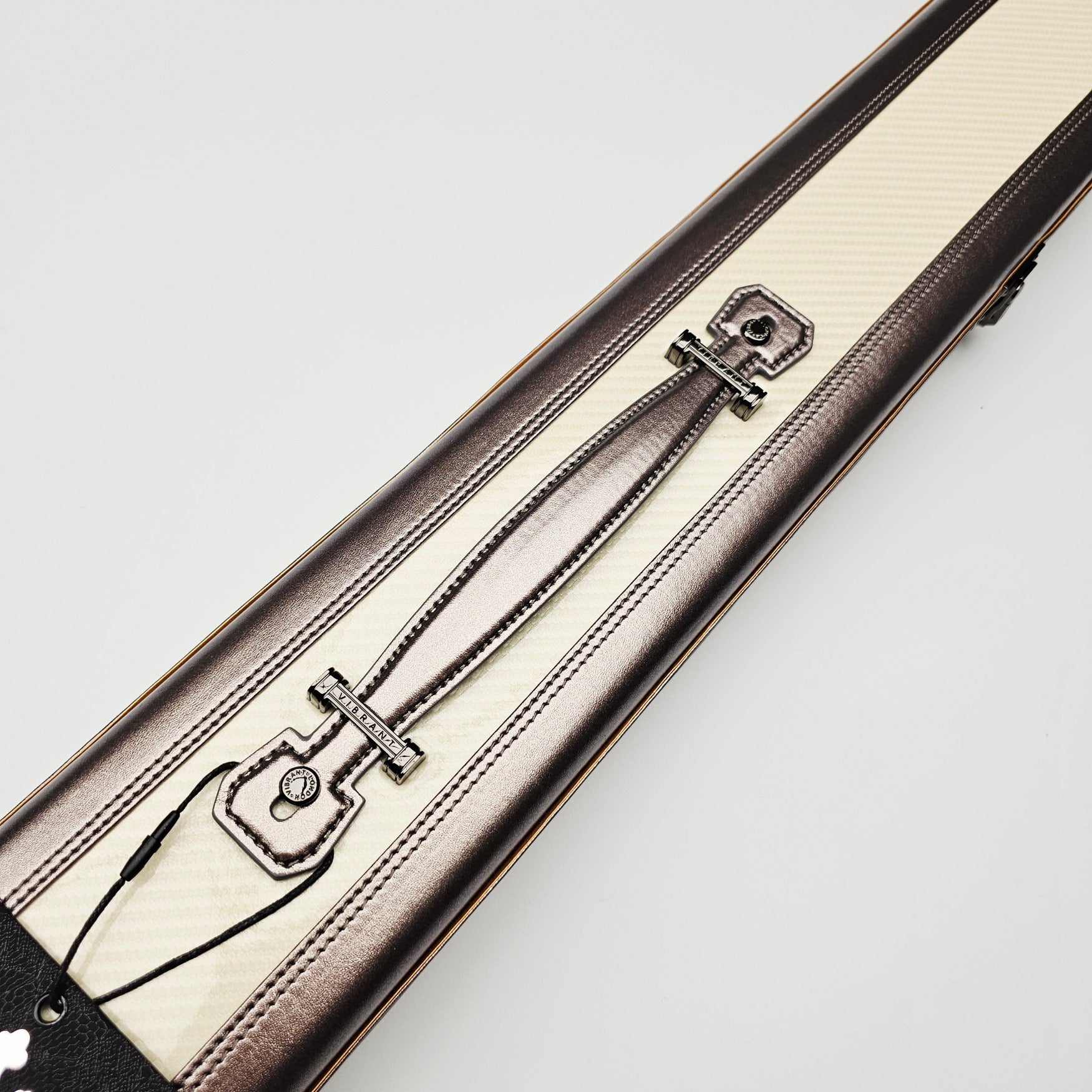 Vibrant Carbon 3 Channel Off-White One Piece Cue Case - Handle close up view