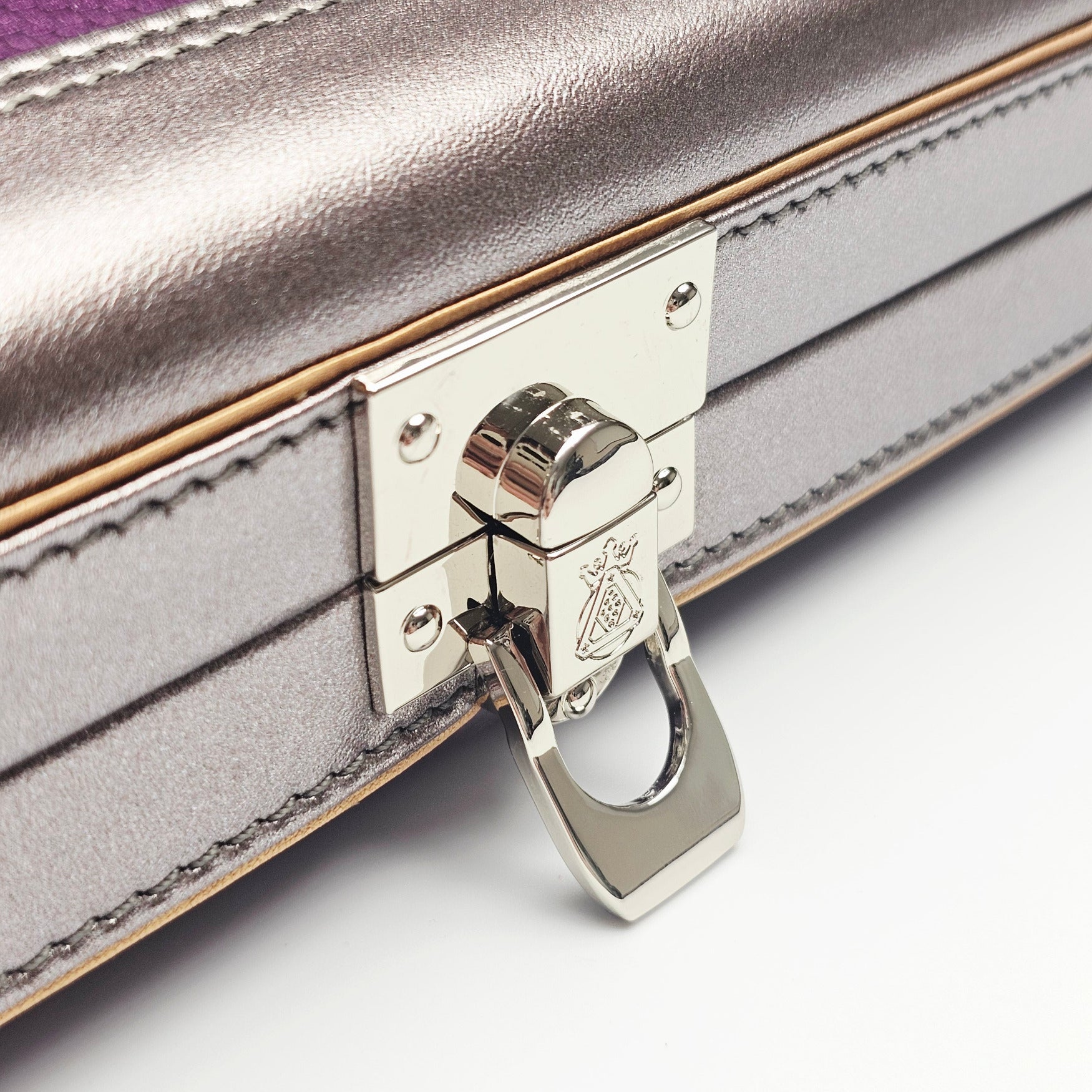 Vibrant Carbon 3 Channel Purple One Piece Cue Case - Clasp open view