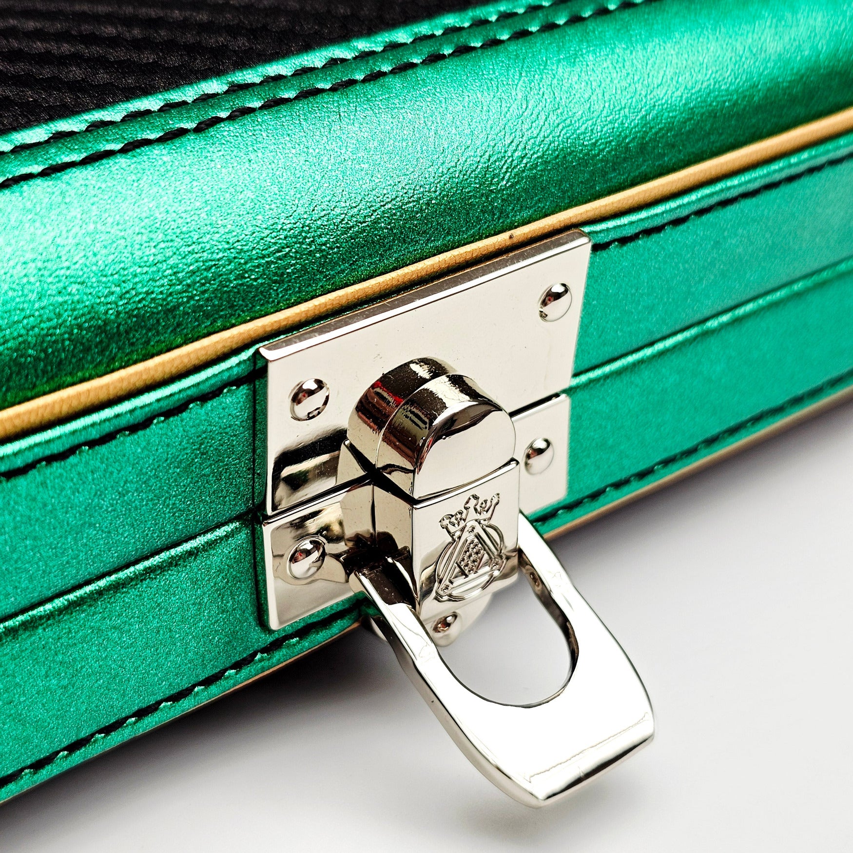 Vibrant Carbon Black/Green One Piece Cue Case - Clasp open view