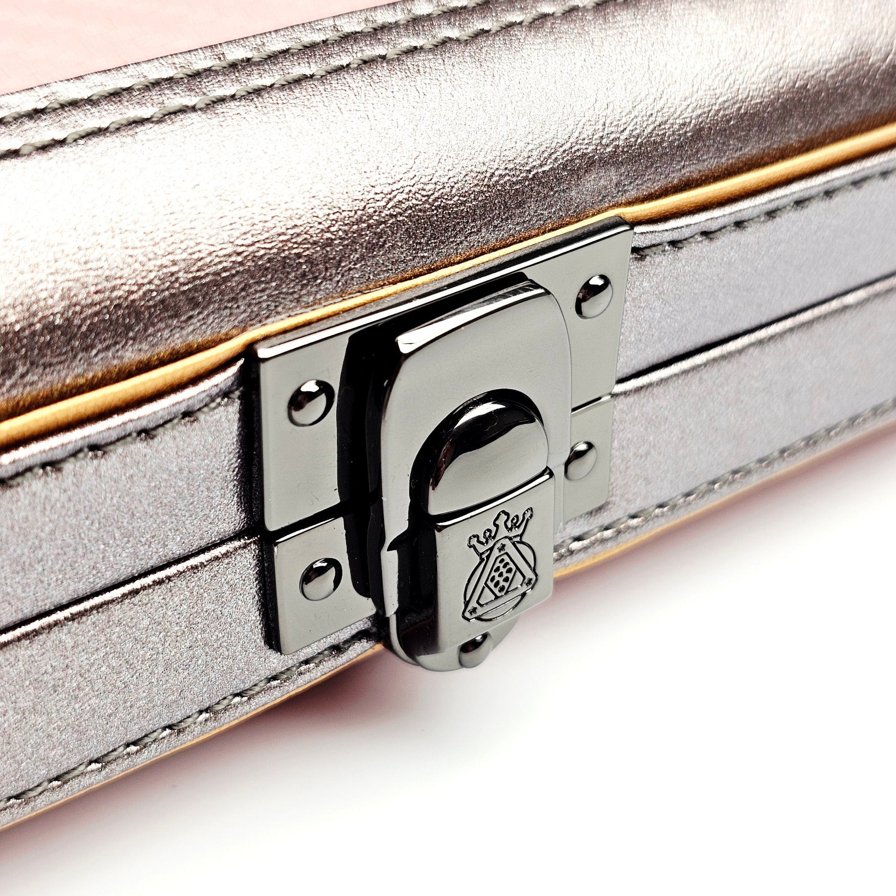 Vibrant Carbon Pink One Piece Cue Case - Clasp closed view