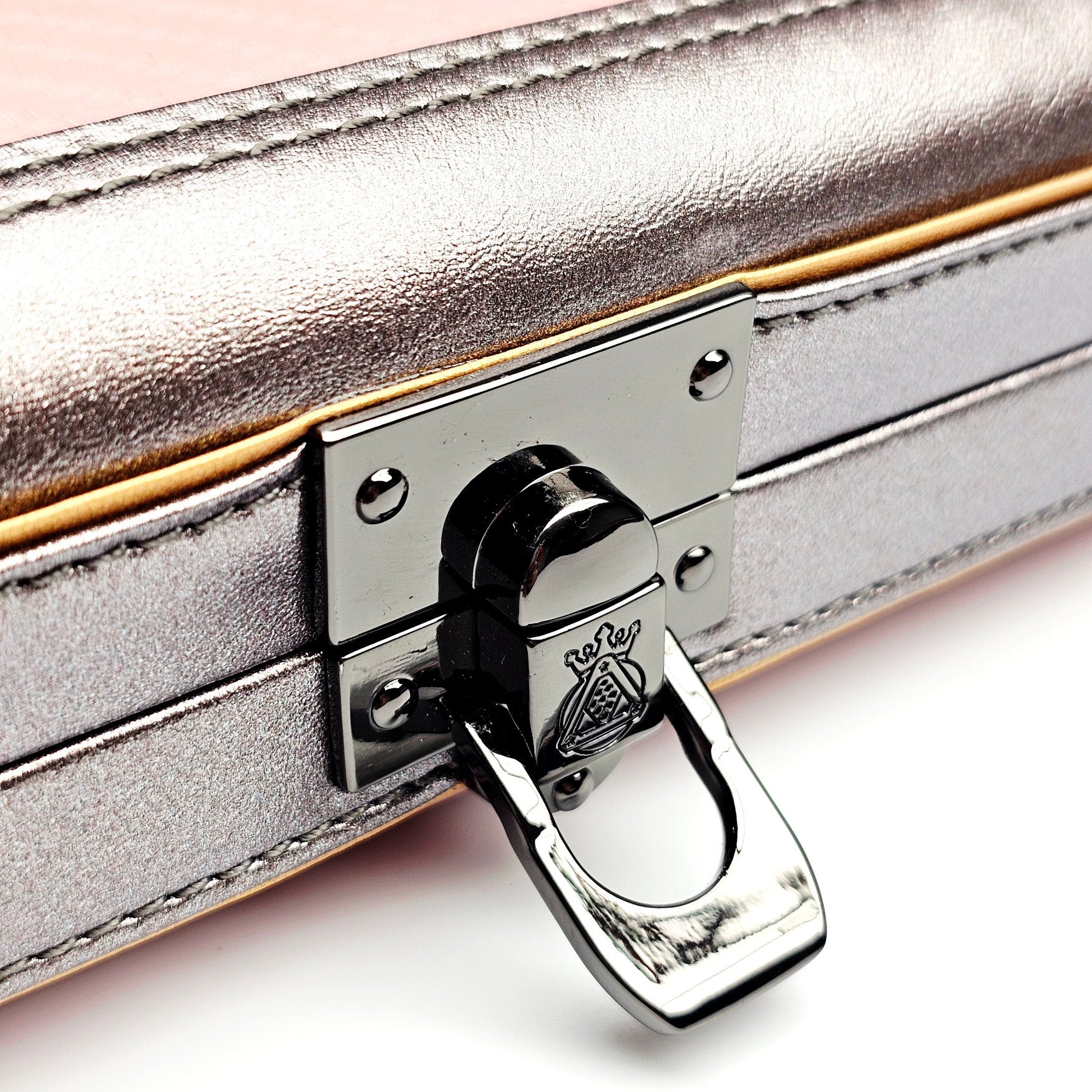 Vibrant Carbon Pink One Piece Cue Case - Clasp open view