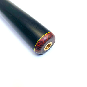 End cap of Prestige Cues Green Plate Snooker Cue 3 showcasing Cocobolo wood and brass insert with yellow veneer accent.