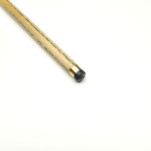 Close-up of Asia Cues Signature No.560 cue tip with 9.5mm leather tip and brass ferrule, designed for optimal cue ball control.