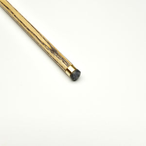 Close-up of Asia Cues Signature No.548 9.5mm tip with brass ferrule, ideal for accurate snooker shots and cue ball control.